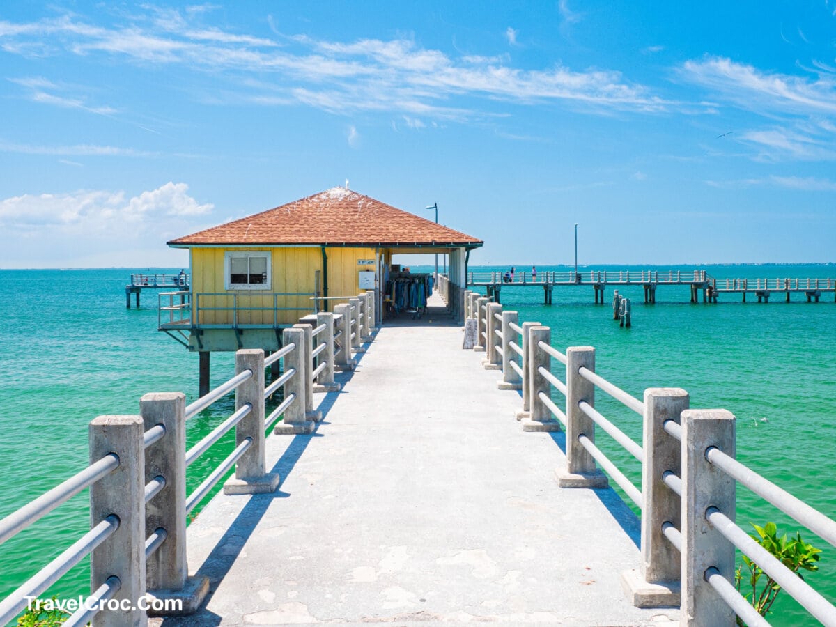 Clear water beach in Fort De Soto